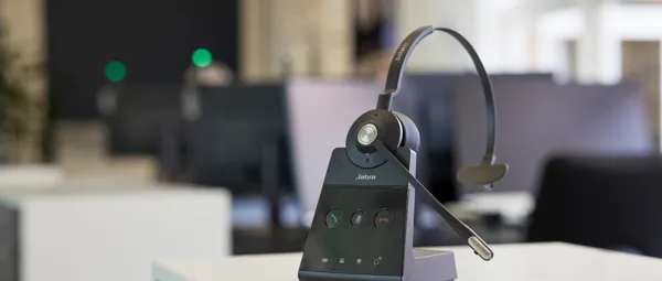 Headset (1400 × 900Px)