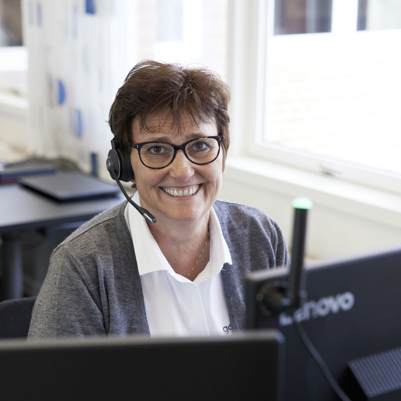 Kvinde i kundeservice